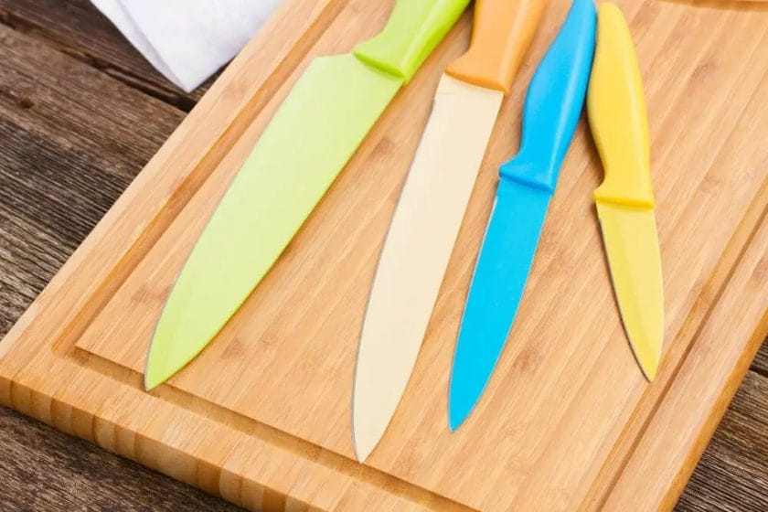 couteau silicone - couteau de cuisine - Meilleurs couteaux de cuisine — Guide Complet - cuisson - cuisinier minimaliste