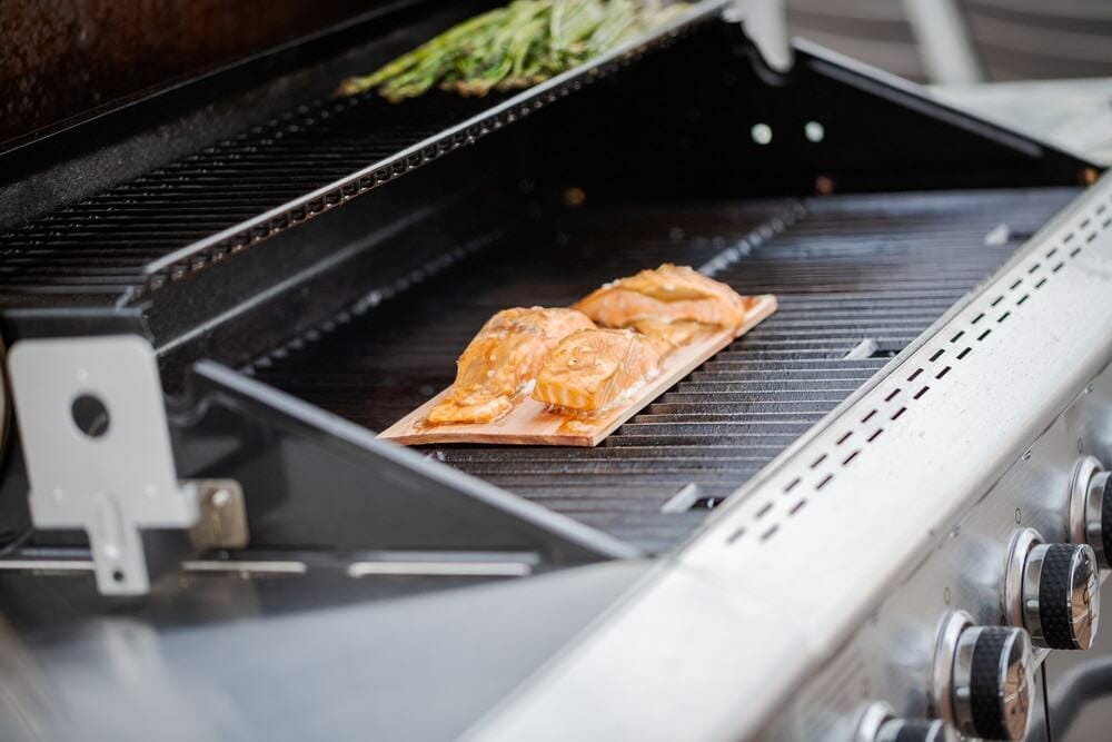 Plancha- Barbecue ou plancha - Préparation - cuisinier minimaliste