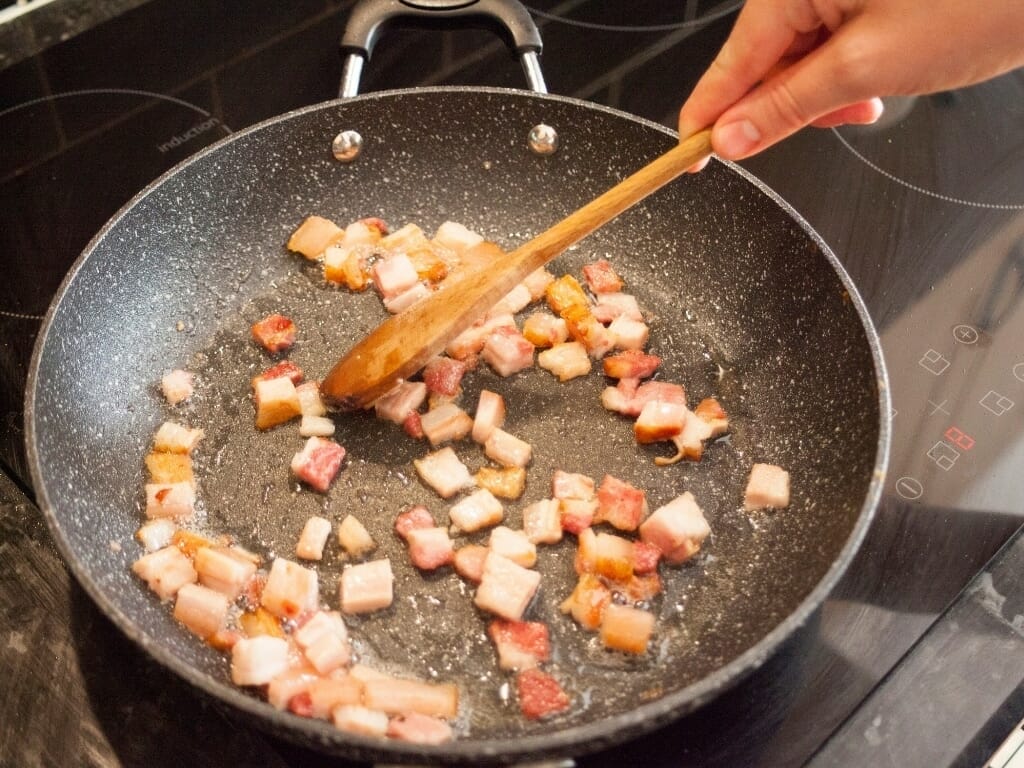 Poêle en pierre Backen avec lardons